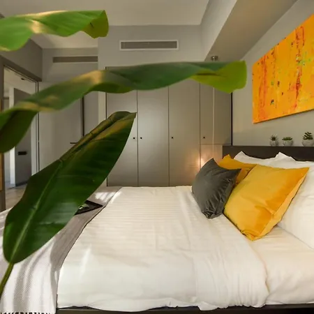 Luxury Apartment Near Radisson Hotel - Wall Projector & Modern Design-3