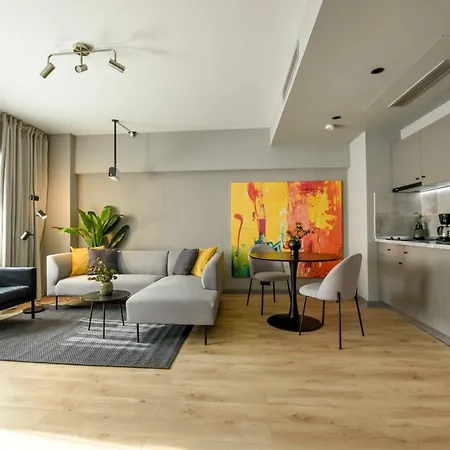 Luxury Apartment Near Radisson Hotel - Wall Projector & Modern Design-2